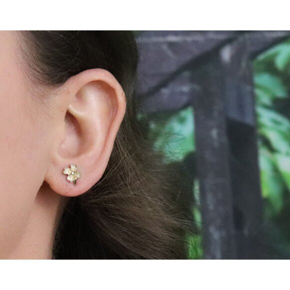 14k Yellow Gold Four Leaf Clover Earrings Stud Post 3/8" x 1/4" - Picture 3 of 9